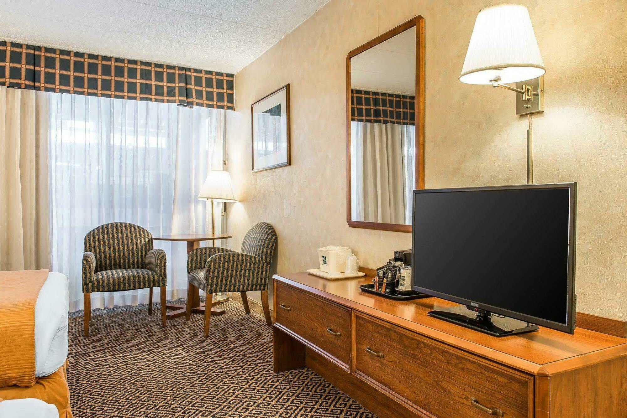 Quality Inn And Conference Center Springfield Eksteriør bilde